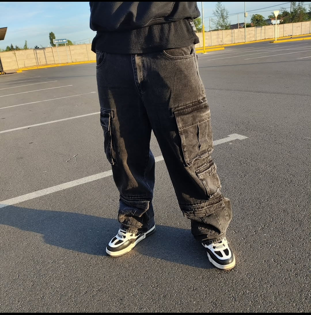 Jeans multicargo ceniza