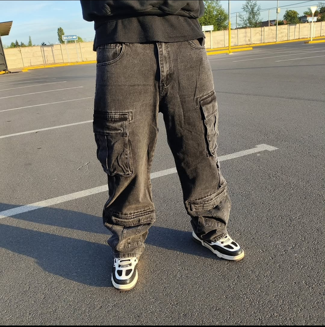 Jeans multicargo ceniza